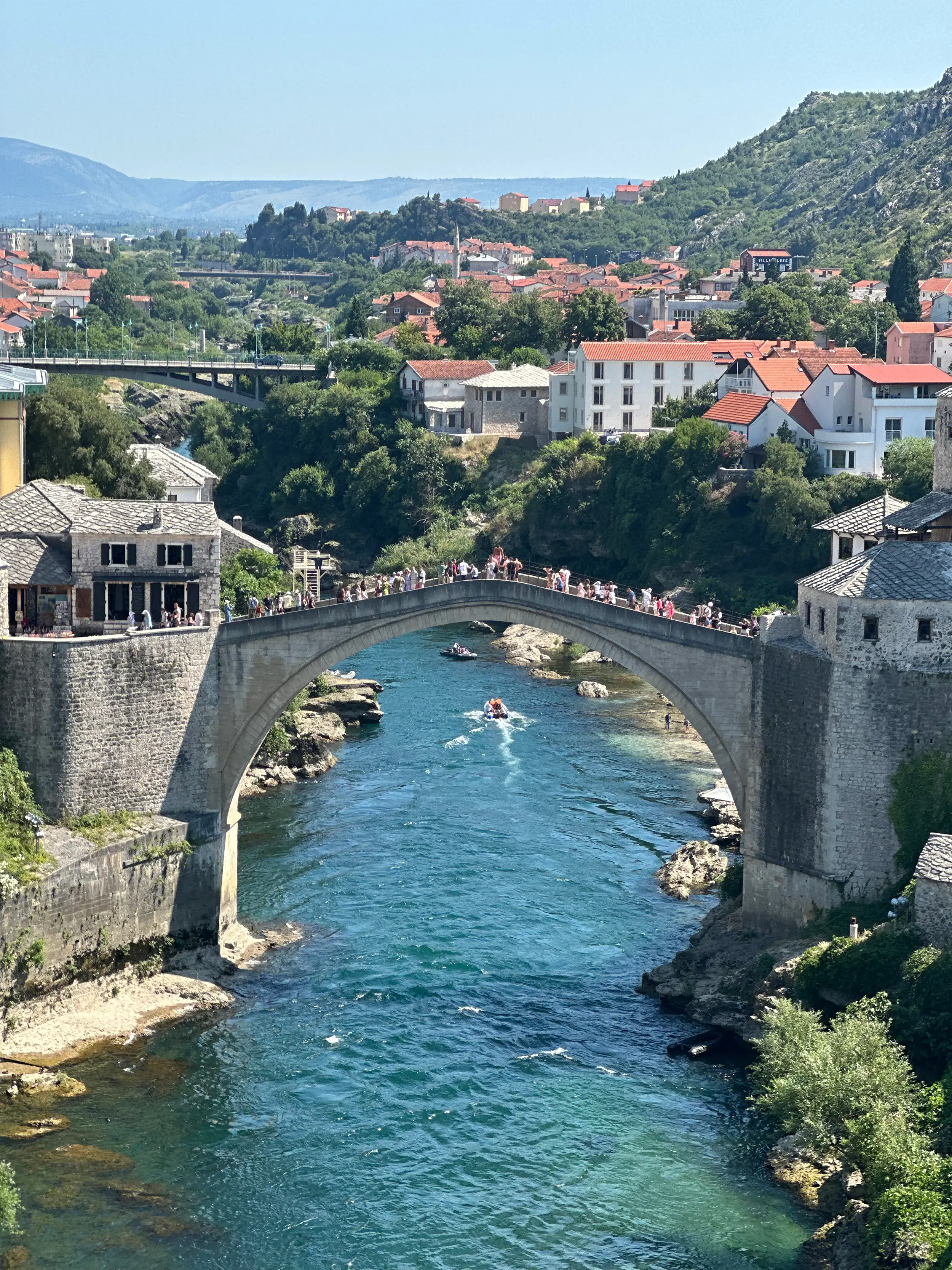 Billede af den ikoniske bro Stari Most i Mostar, Bosnien-Hercegovina