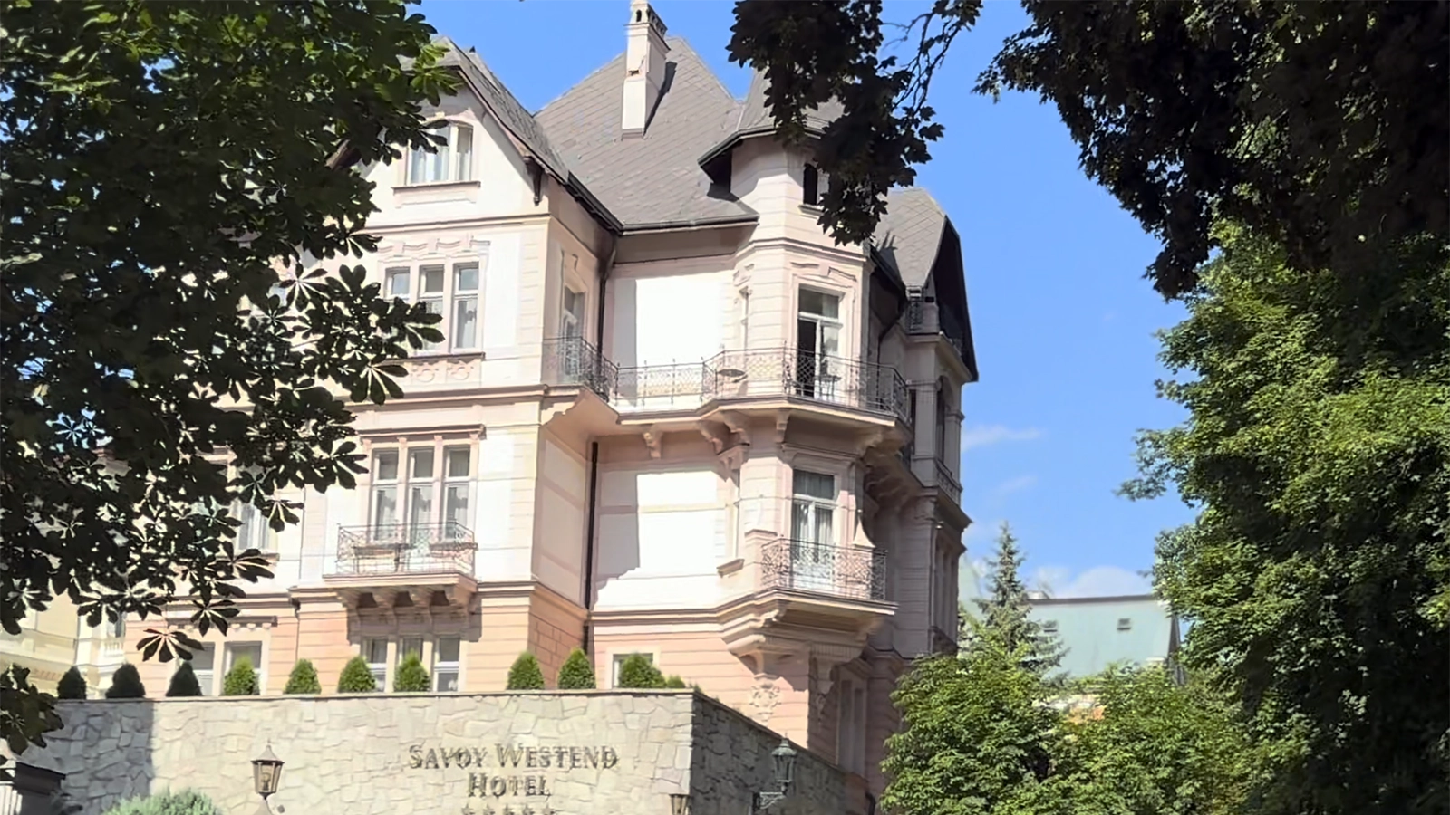 Billede fra Petra Velikého i Karlovy Vary.