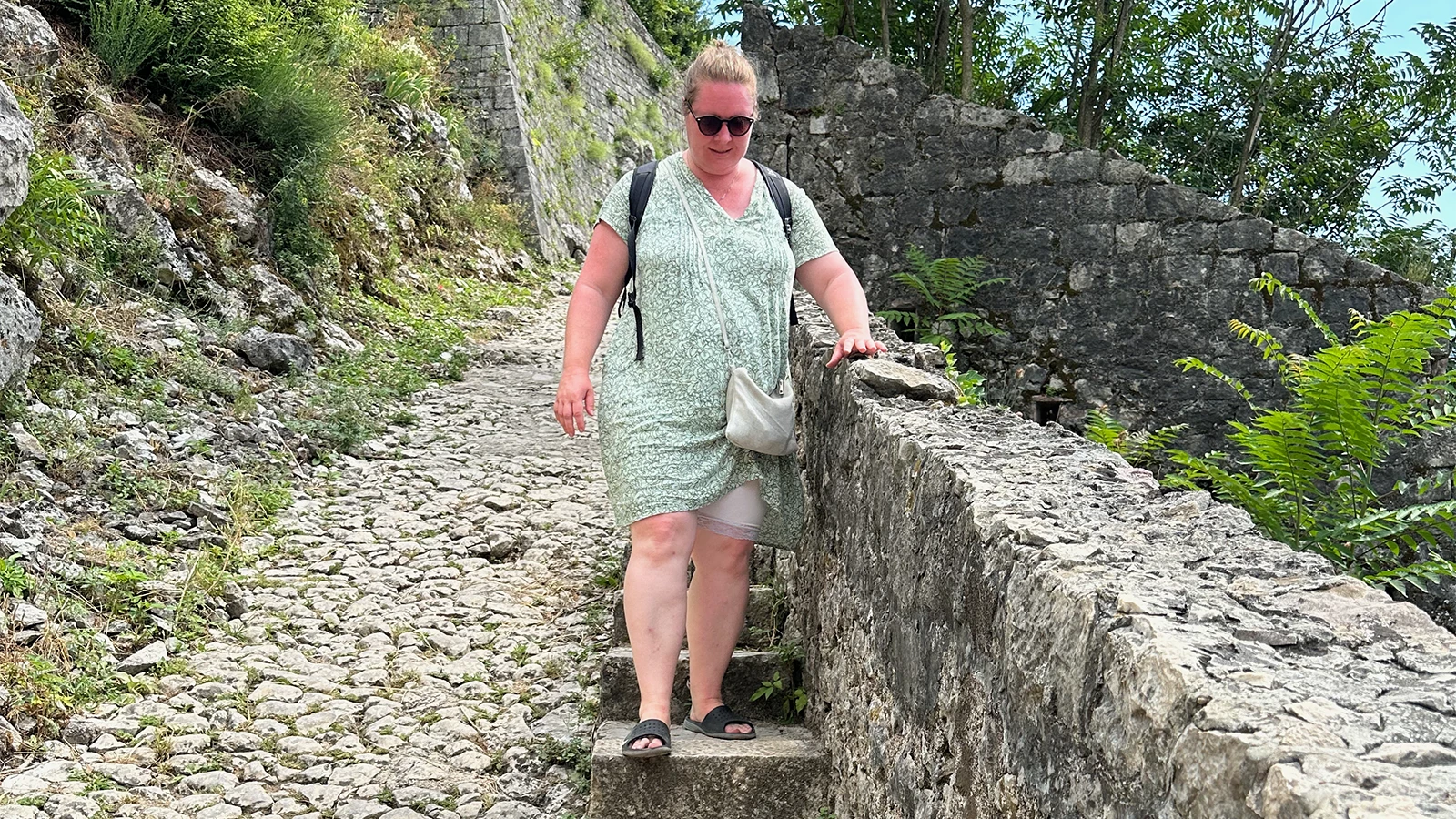 Trapperne ned fra bymuren i Kotor