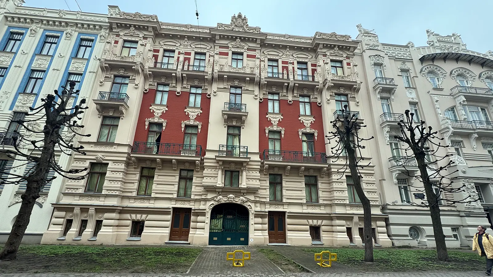 Billede af Art Nouveau-arkitektur på Alberta iela i Riga.