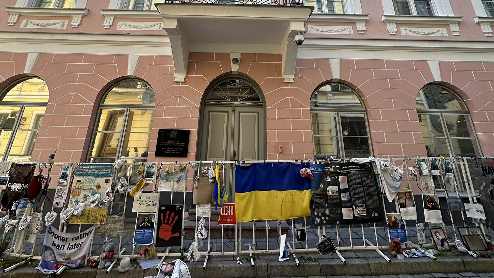 Markeringer ved den russiske ambassade i Tallinn.